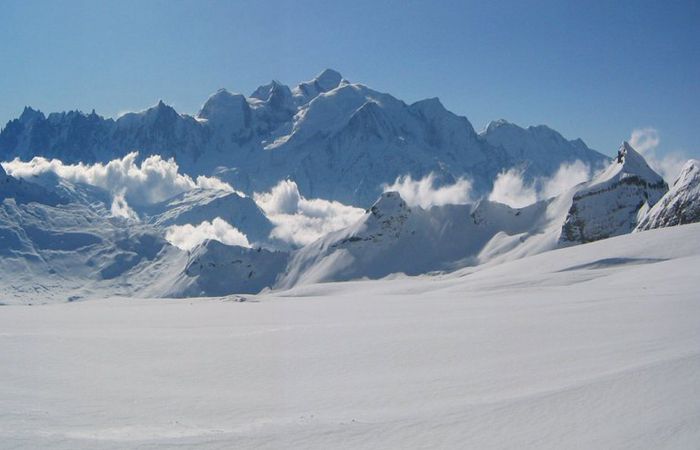 Spring skiing in Flaine