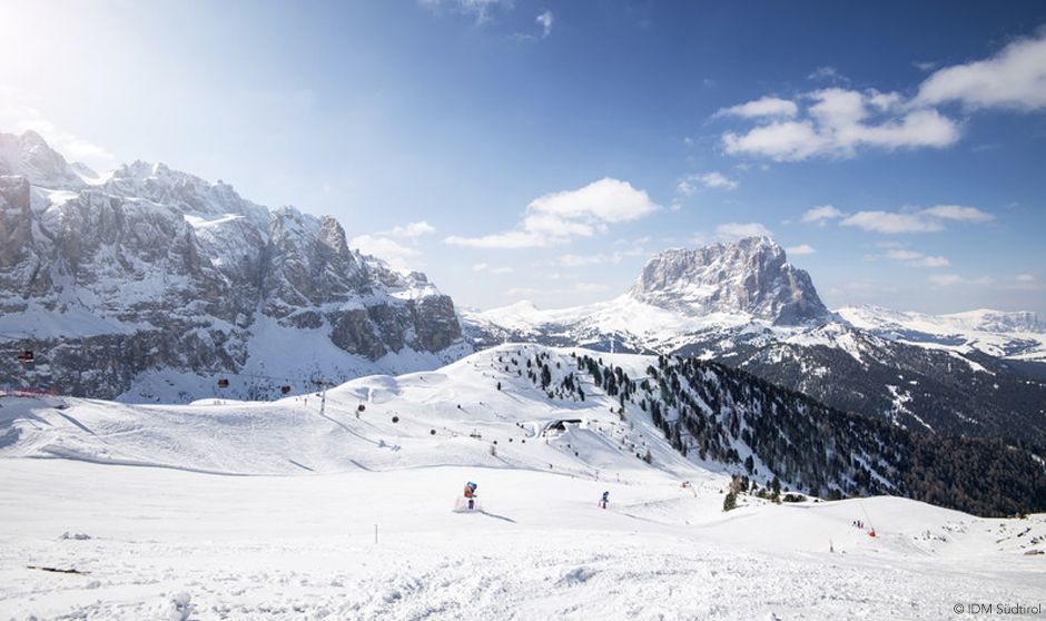 Skiing in Selva Gardena